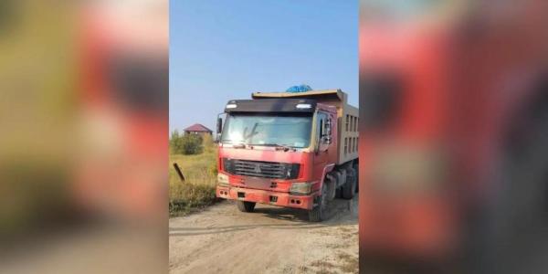 В Якутске самосвал оставил без света частный сектор