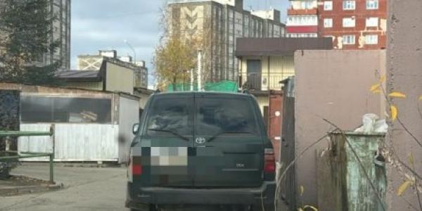 Дверца открыта, ключи в замке зажигания: у якутянки угнали внедорожник