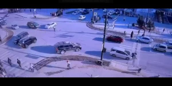 В Якутске ищут водителя, наехавшего на женщину на пешеходном переходе