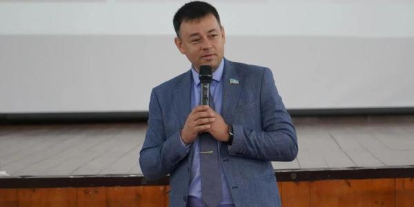 Депутат Луцкан прокомментировал ситуацию вокруг школы №1 в Якутске