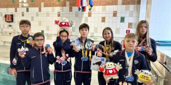 Юные пловцы из Якутска завоевали 87 медалей на соревнованиях в Амурской области
