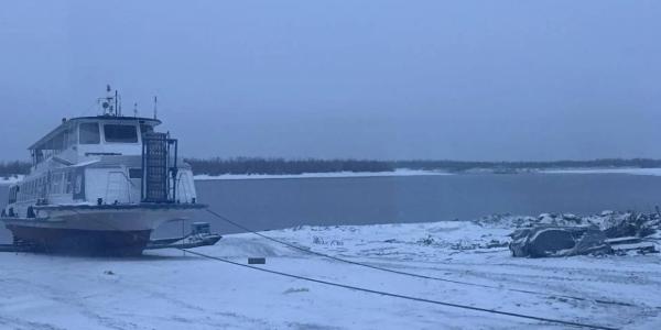 Теплоход «Московский» завершил работу из-за низких уровней воды
