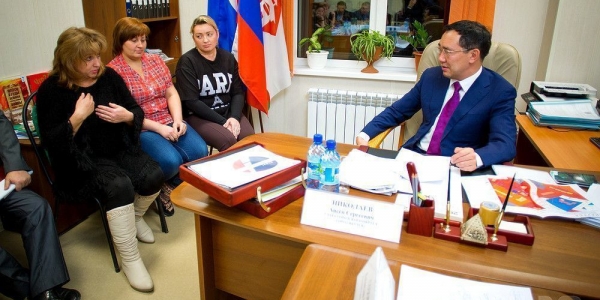 Айсен Николаев встретился с жителями Автодорожного округа