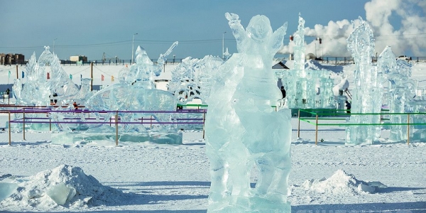 Награждены победители и призеры II открытого городского конкурса ледовых скульптур среди юных мастеров