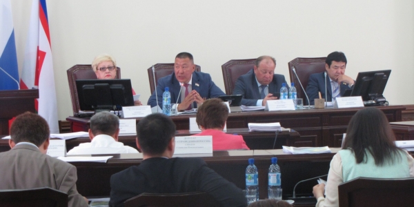 На восемнадцатой (очередной) сессии депутаты Якутской городской Думы уточнили бюджет