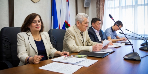 Общественная палата города Якутска обсудила законопроект об ответственности родителей