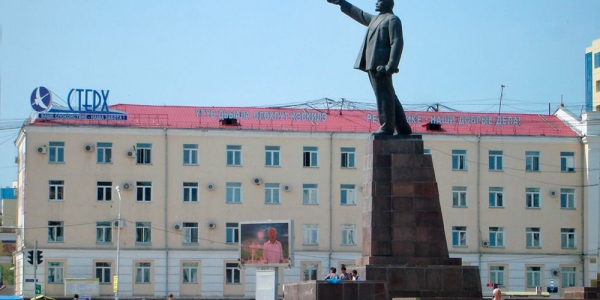 В Якутске отреставрируют памятник Ленину