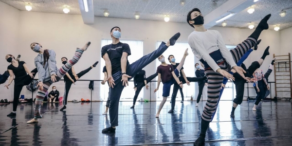В Якутске Театр оперы и балета готовит премьеру балета «12 Стульев». Видео
