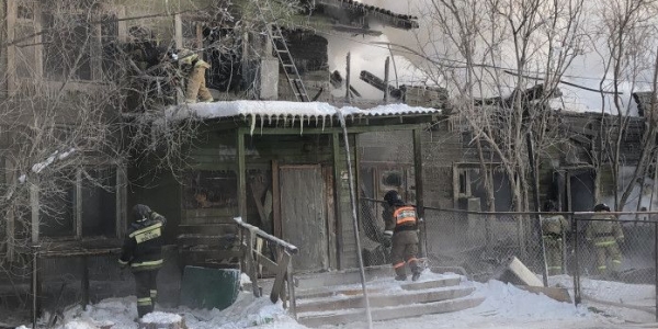Сгоревший дом пойдет под снос, пострадавшим начнут выплачивать материальную помощь