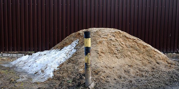 В Якутске выявлены несанкционированные накопители песка