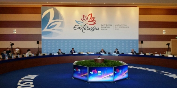 Айсен Николаев выступил спикером ключевой сессии Восточного экономического форума