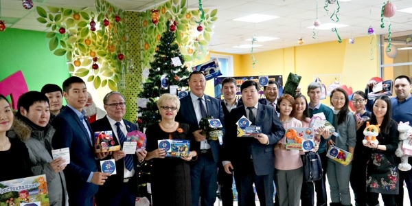 В День добровольца  депутаты приняли участие в благотворительных акциях Якутска