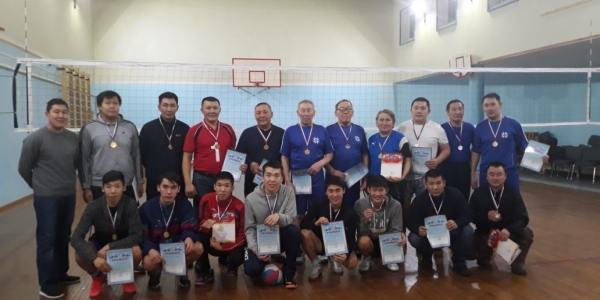 В с. Хатассы проведены соревнования по волейболу