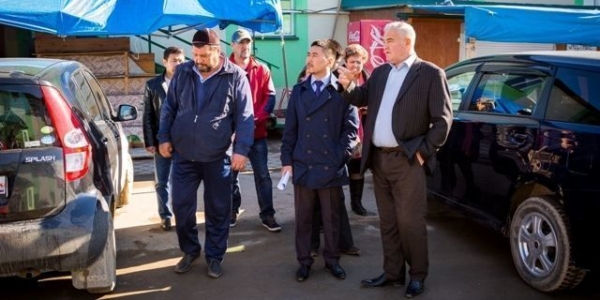 Административная комиссия Якутска провела рейд по объектам несанкционированной торговли в Гагаринском округе
