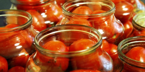Как хранить помидоры свежими?