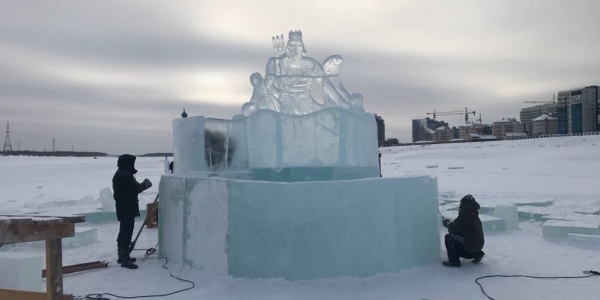 Ледовый городок готовится к Международному  конкурсу мастеров ледовых и снежных скульптур