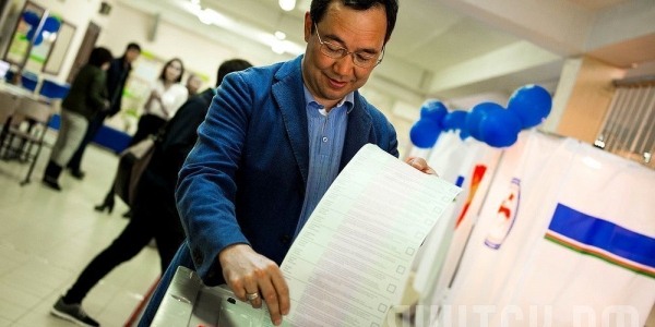 Айсен Николаев принял участие в предварительном голосовании