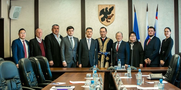 Глава Якутска и Генеральный консул Таджикистана обсудили взаимное сотрудничество