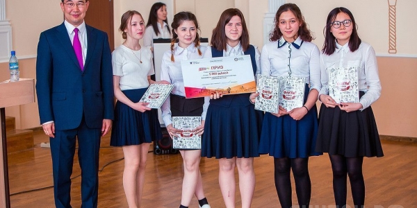 Культурный паспорт школьника:  определены победители интеллектуальной игры «Знатоки Якутска»