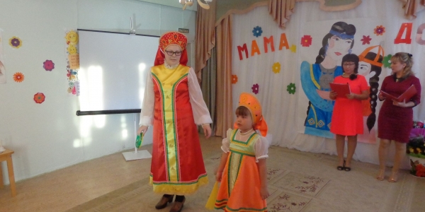 В Якутске прошел конкурс «Мамы и дочки»