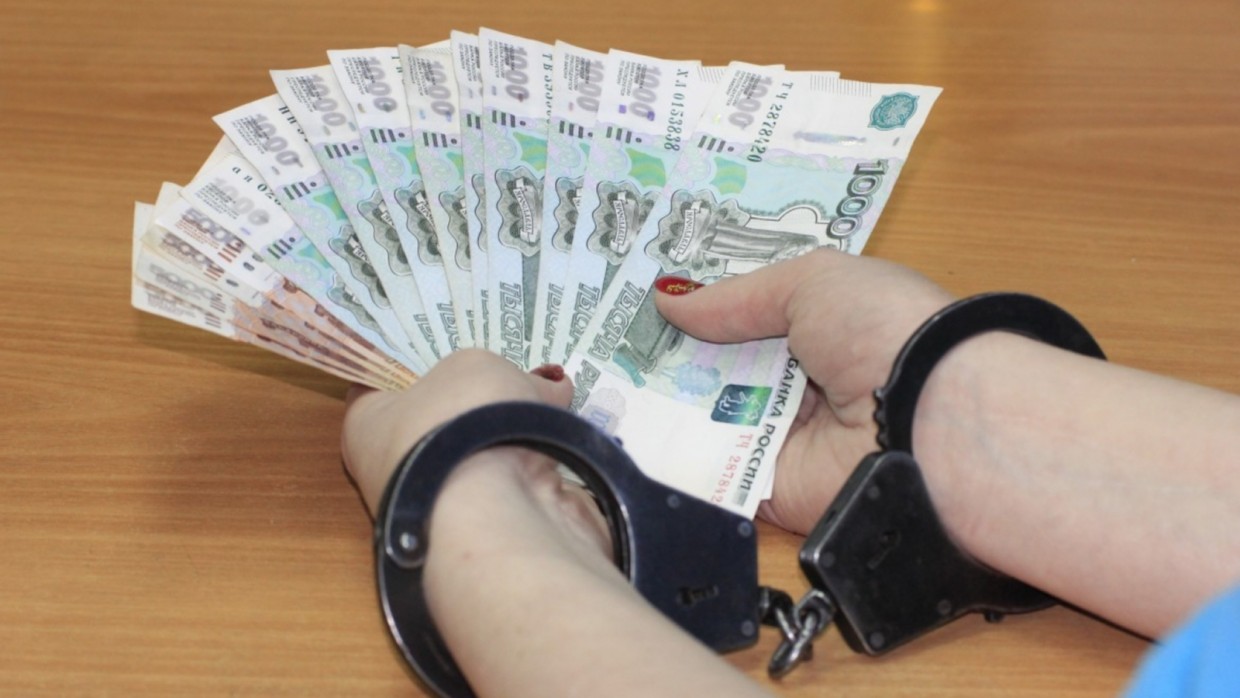 В Якутии осудили экс-сотрудницу банка