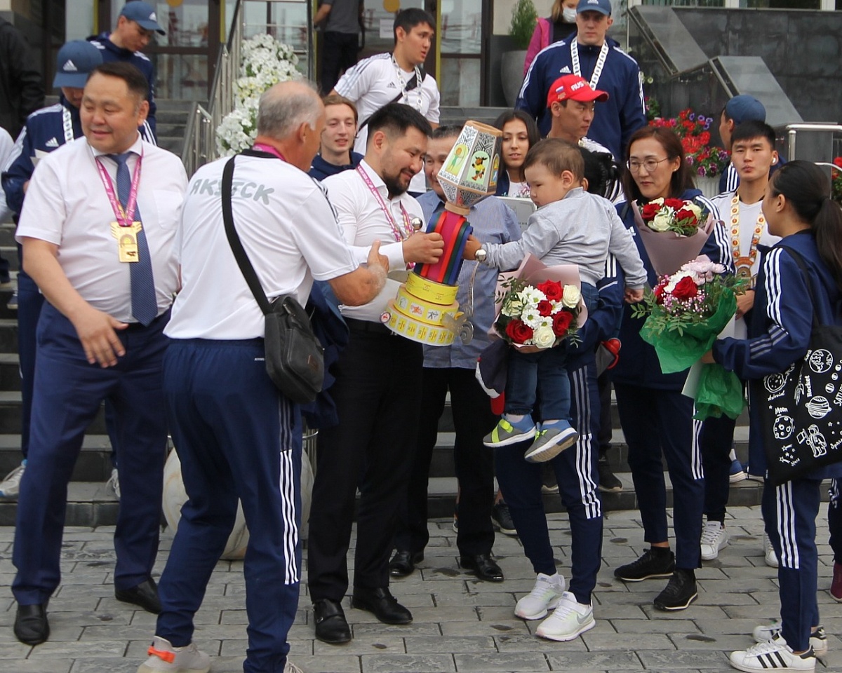В Якутске чествовали спортсменов «Игр Манчаары»