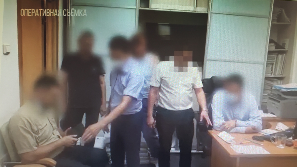 В Якутске задержан предприниматель при попытке дать взятку сотруднику мэрии