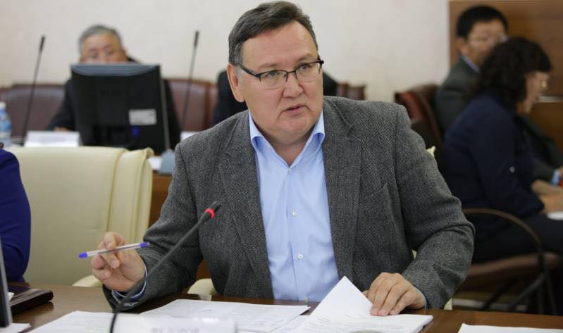 Депутат Ил Тумэна предлагает изменить время продажи алкоголя в Якутии