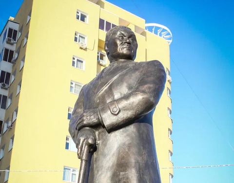 Сквер имени государственного деятеля Владимира Павлова открыли в Якутске