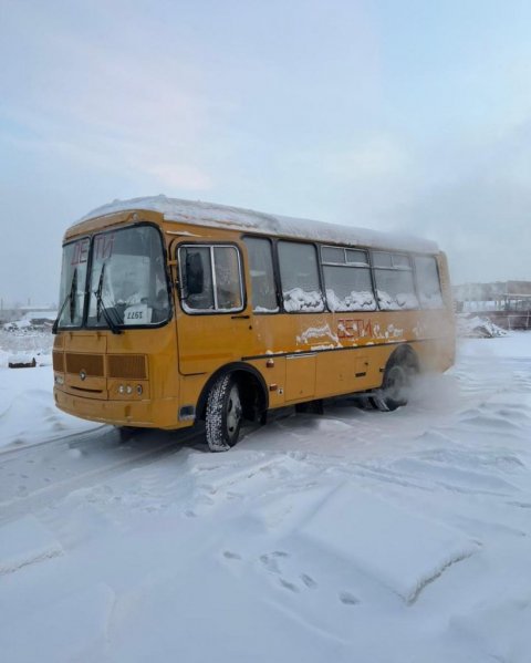 Новые автобусы получили 6 школ города Якутска