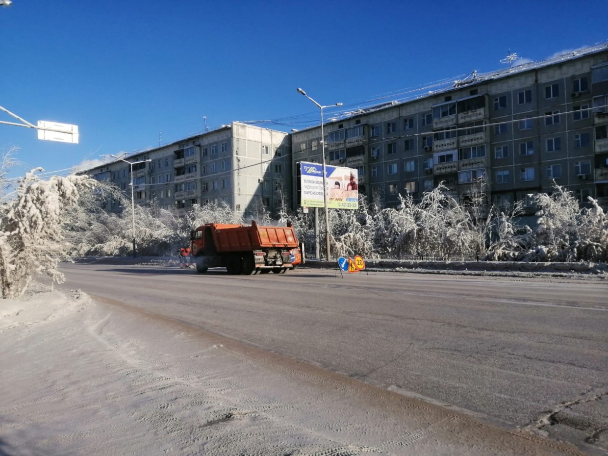 24 тысячи кубометров снега убрали за неделю в Якутске