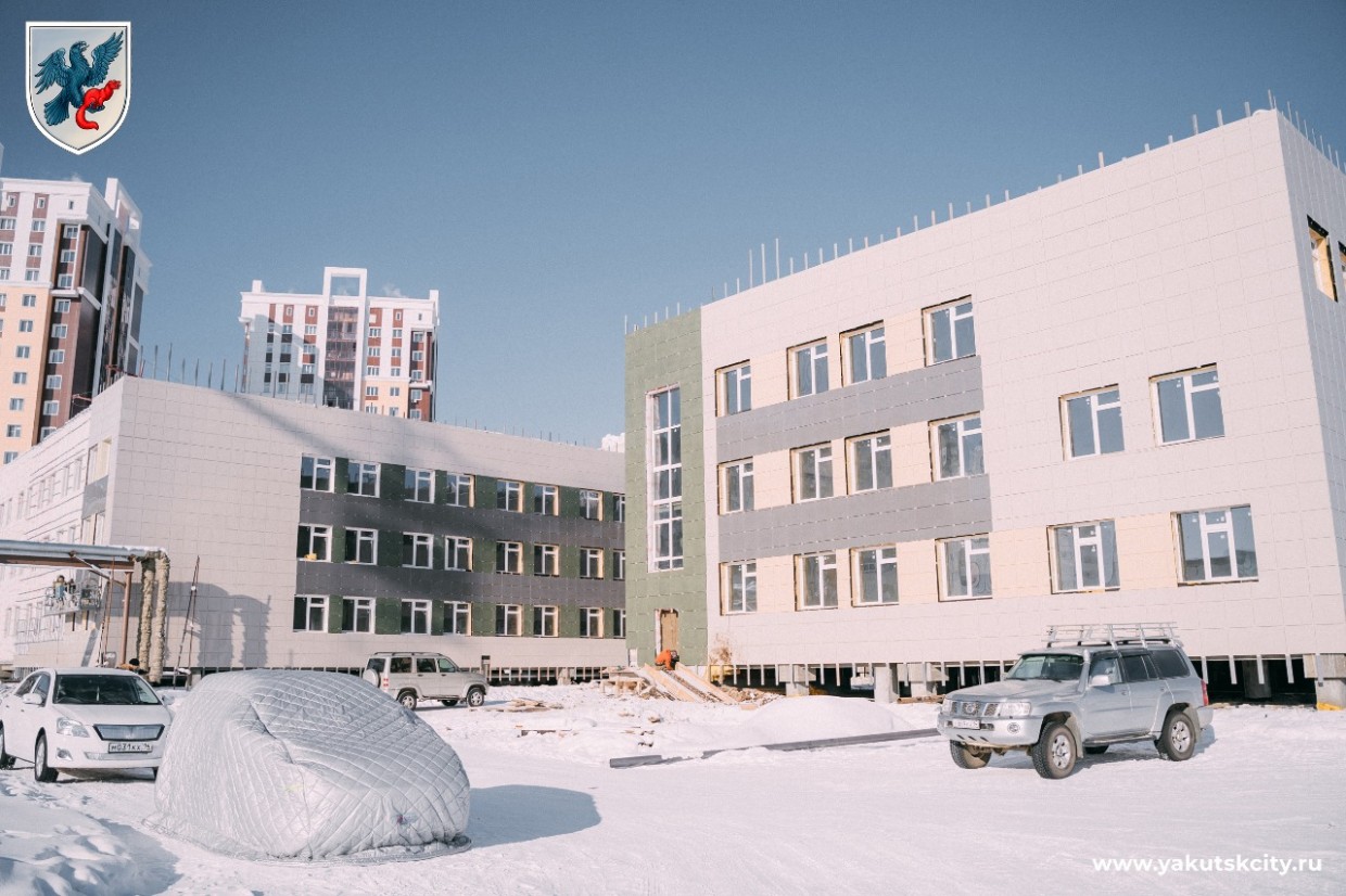Строительная готовность крупнейшей школы Якутска составляет 80 %
