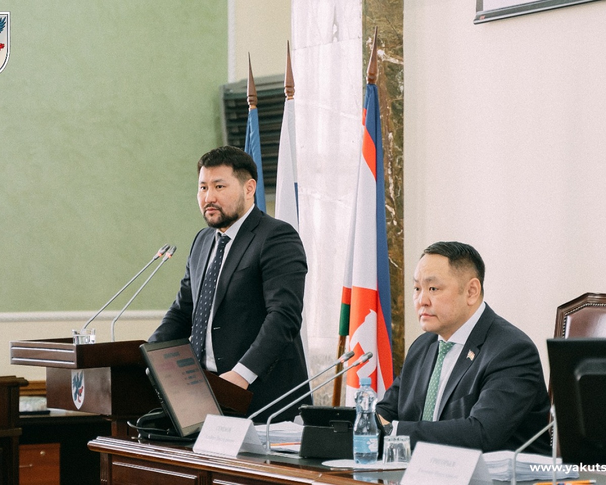 Депутаты Якутской городской Думы положительно оценили работу Окружной администрации за 2021 год