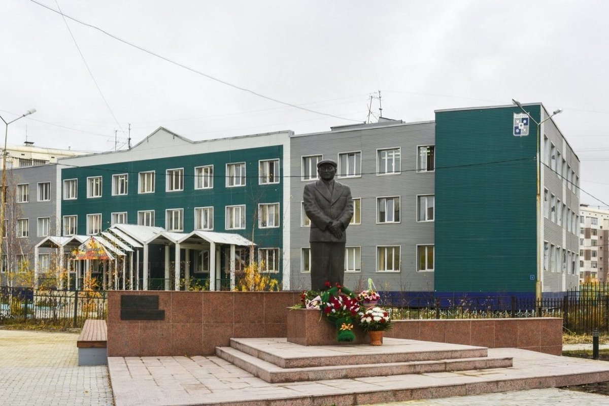 К какой школе или детскому саду города Якутска закреплен ваш домашний адрес?