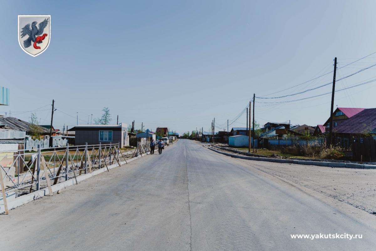 В Якутске завершили асфальтирование улицы Центральная в селе Пригородный