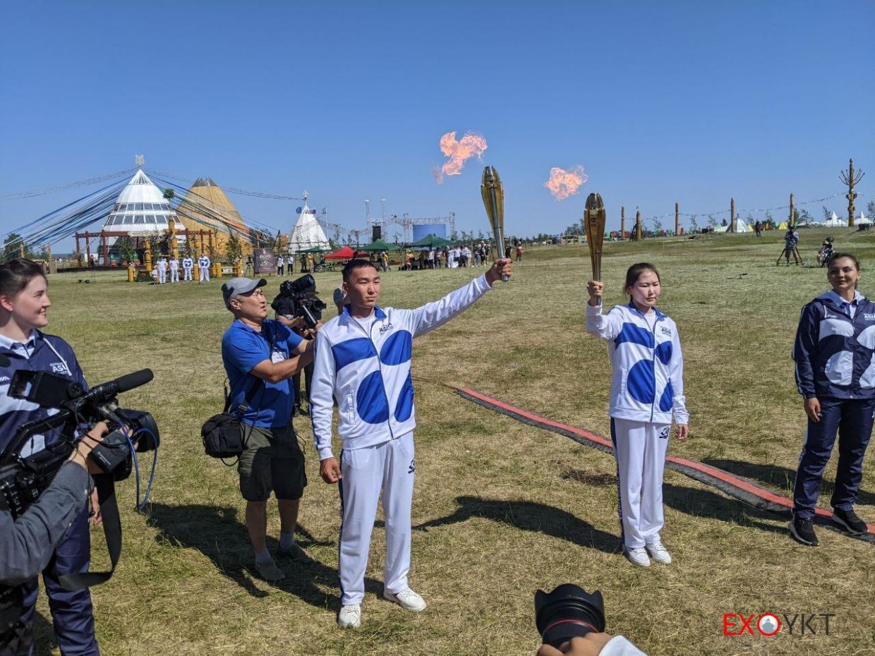На празднике Ысыах дали старт Эстафеты огня спортивных Игр «Дети Азии»