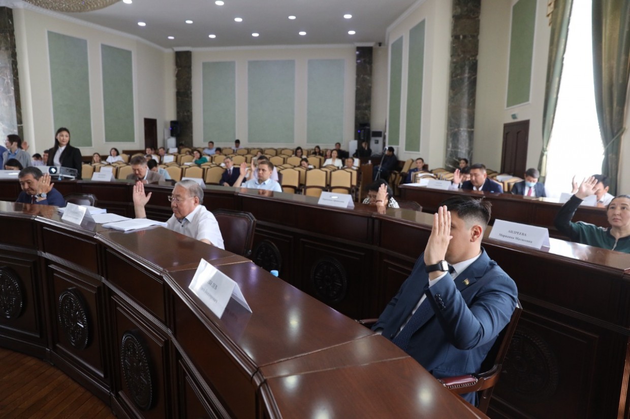 Бюджет Якутска, новые члены Общественной палаты и улица имени Захарченко: очередная сессия Гордумы
