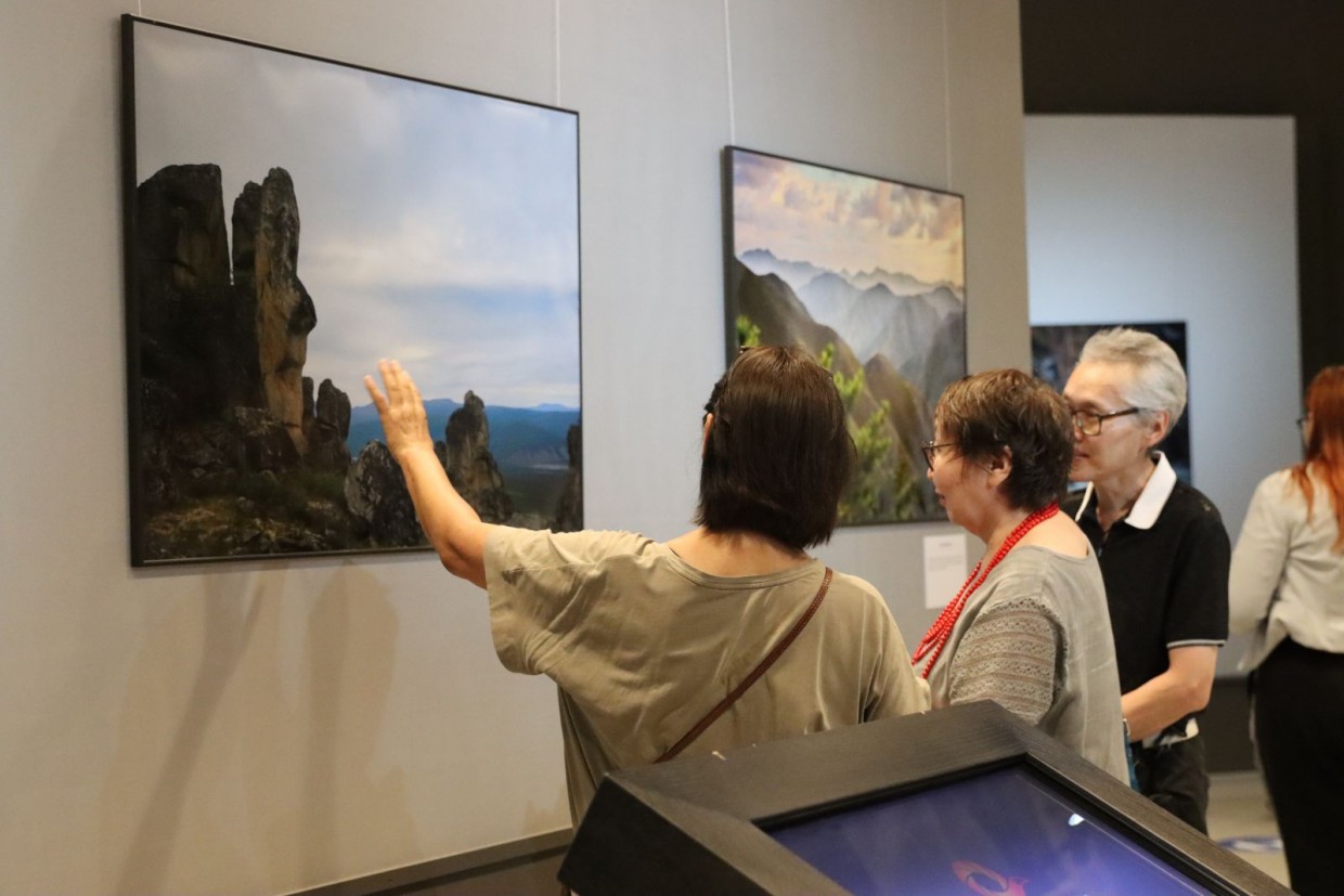 В Якутске открылась выставка уникальных природных красот России