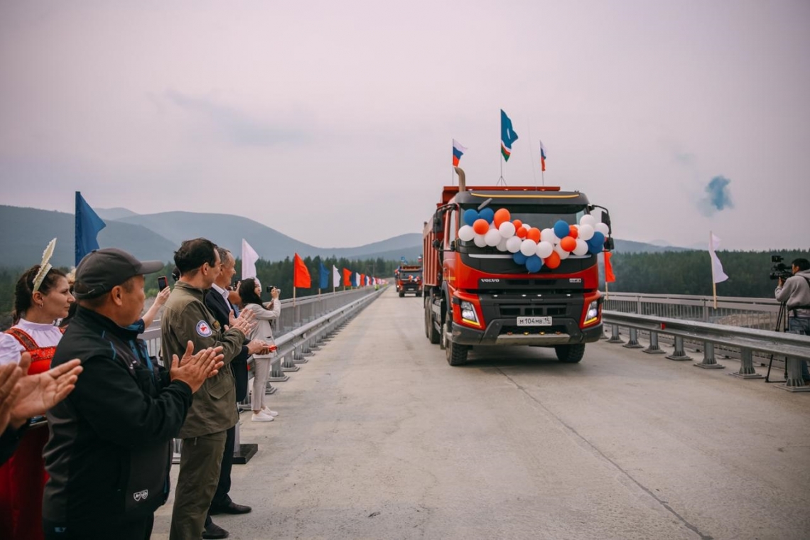 В Якутии открыли 326-метровый мост через реку Аллах-Юнь