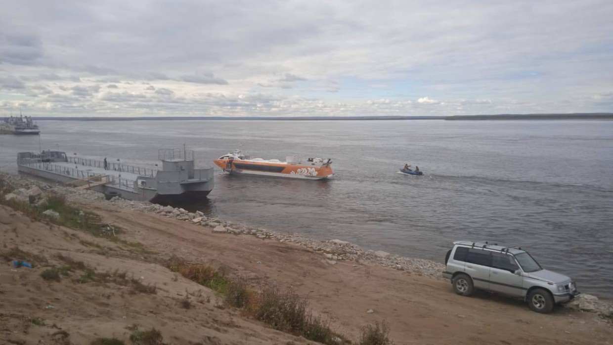 Скоростной пассажирский катер начал курсировать в Нижний Бестях из Якутска