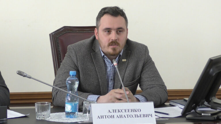 Антон Алексеенко: «Первейшая задача – восстановление проезда автотранспорта, движения общественного транспорта, выполнена»