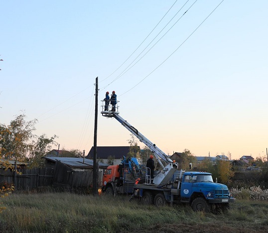 Энергетики продолжают восстановление электричества в Якутске