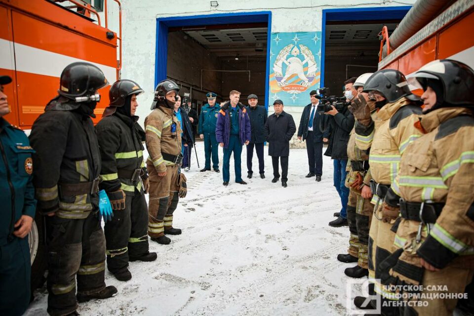 Дмитрий Садовников проверил готовность пожарных города Якутска