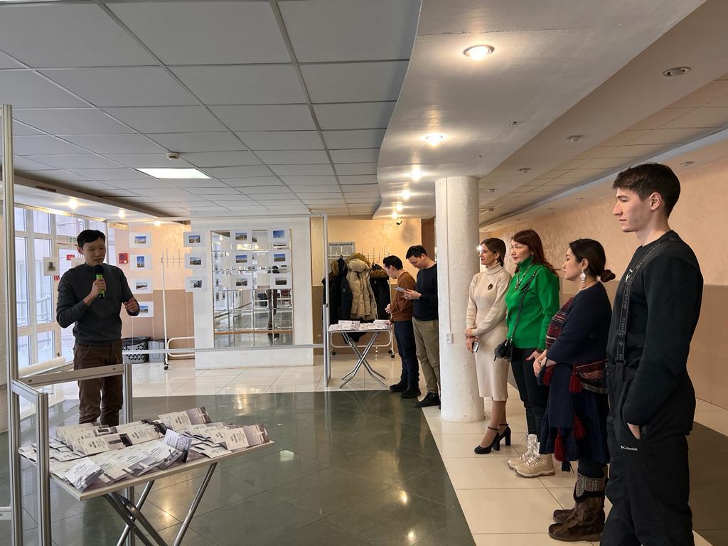 В Якутске проходит фотовыставка о памятных местах якутян в годы ВОВ