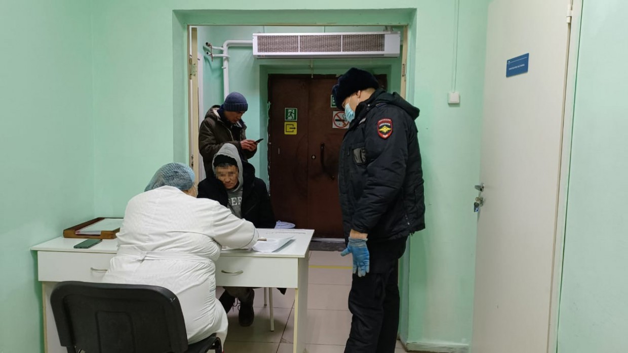 Репортаж: рейд в медвытрезвитель отделения "Тирэх" в Якутске