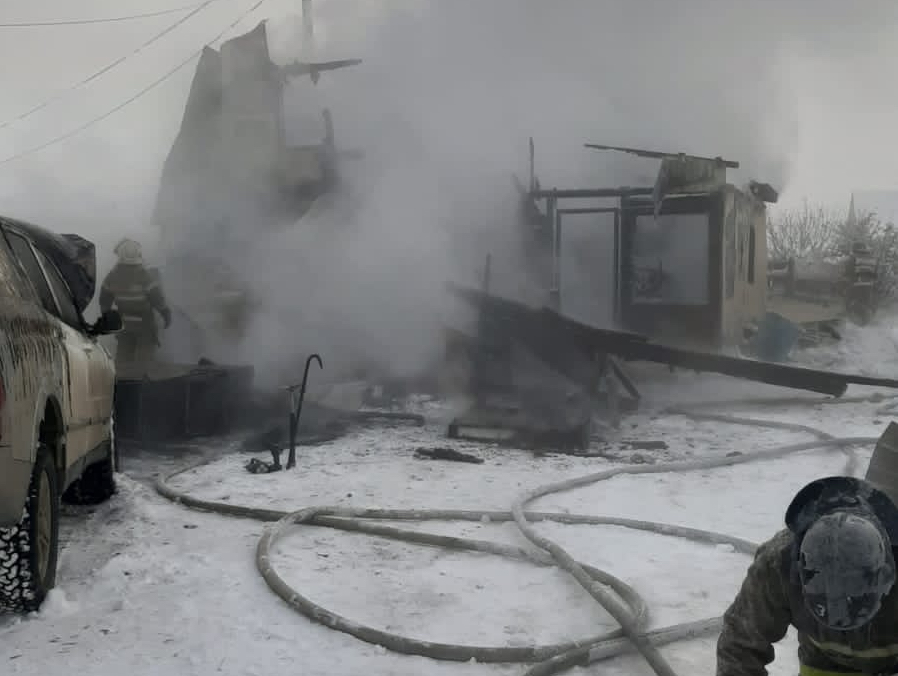 В Якутске произошел пожар в доме участника СВО