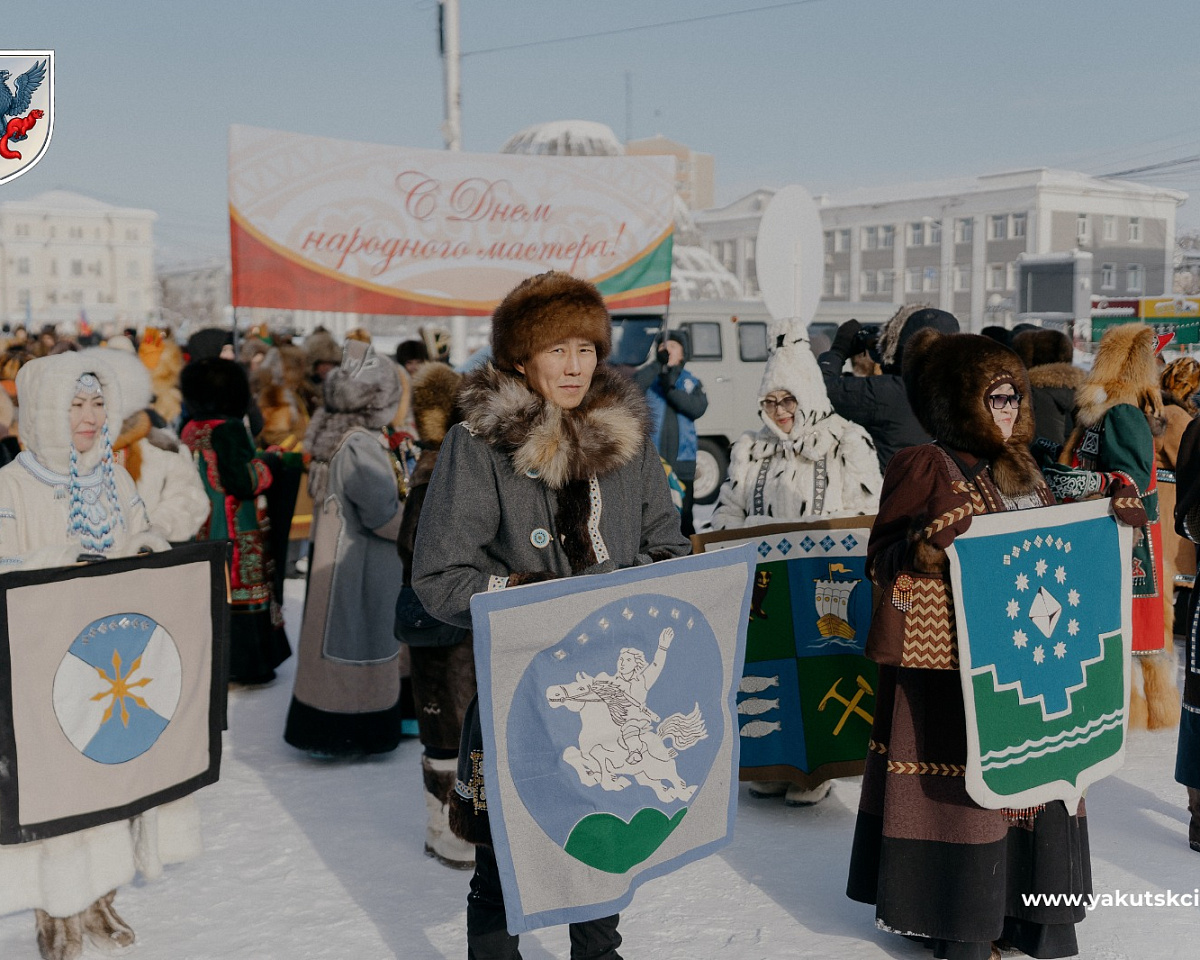 Более тысячи человек приняли участие в шествии в День народного мастера Якутии