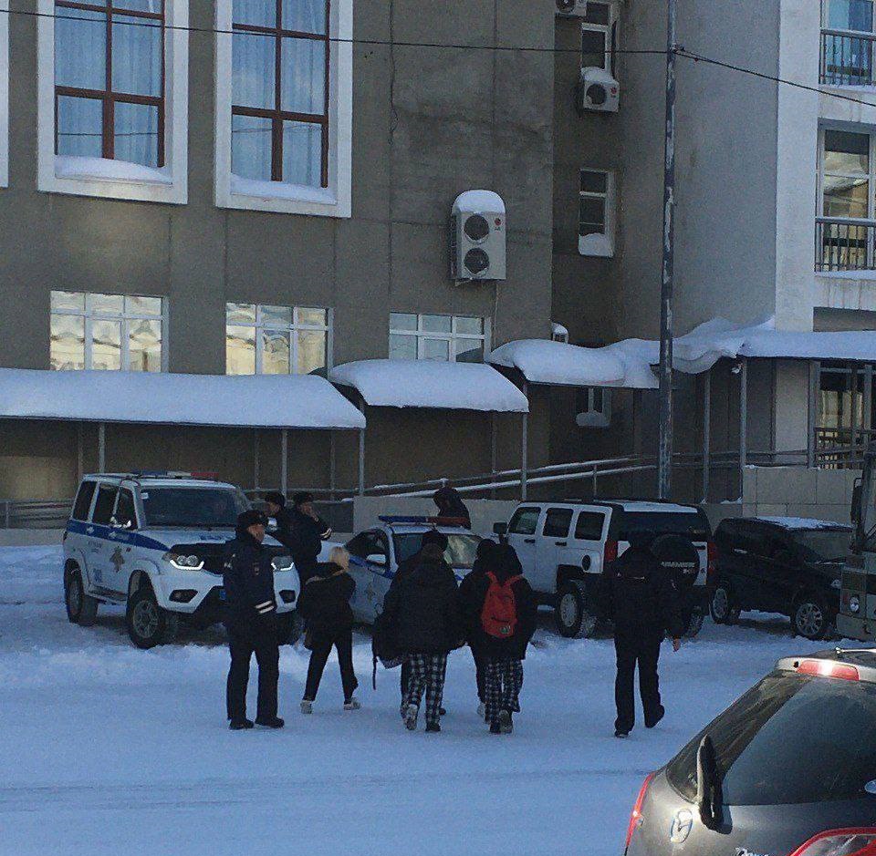 "Во 2-ом участке полиции остались только сироты" - чем закончилась задержка толпы подростков в Якутске