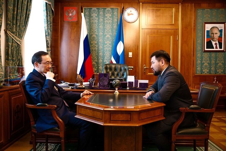 Айсен Николаев провёл встречу с главой города Якутска Евгением Григорьевым