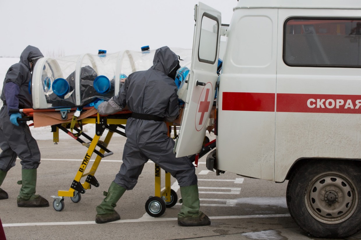 В аэропорту Якутска тренировались встретить пациента с опасной инфекцией
